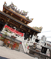 関帝廟から徒歩で1分以内